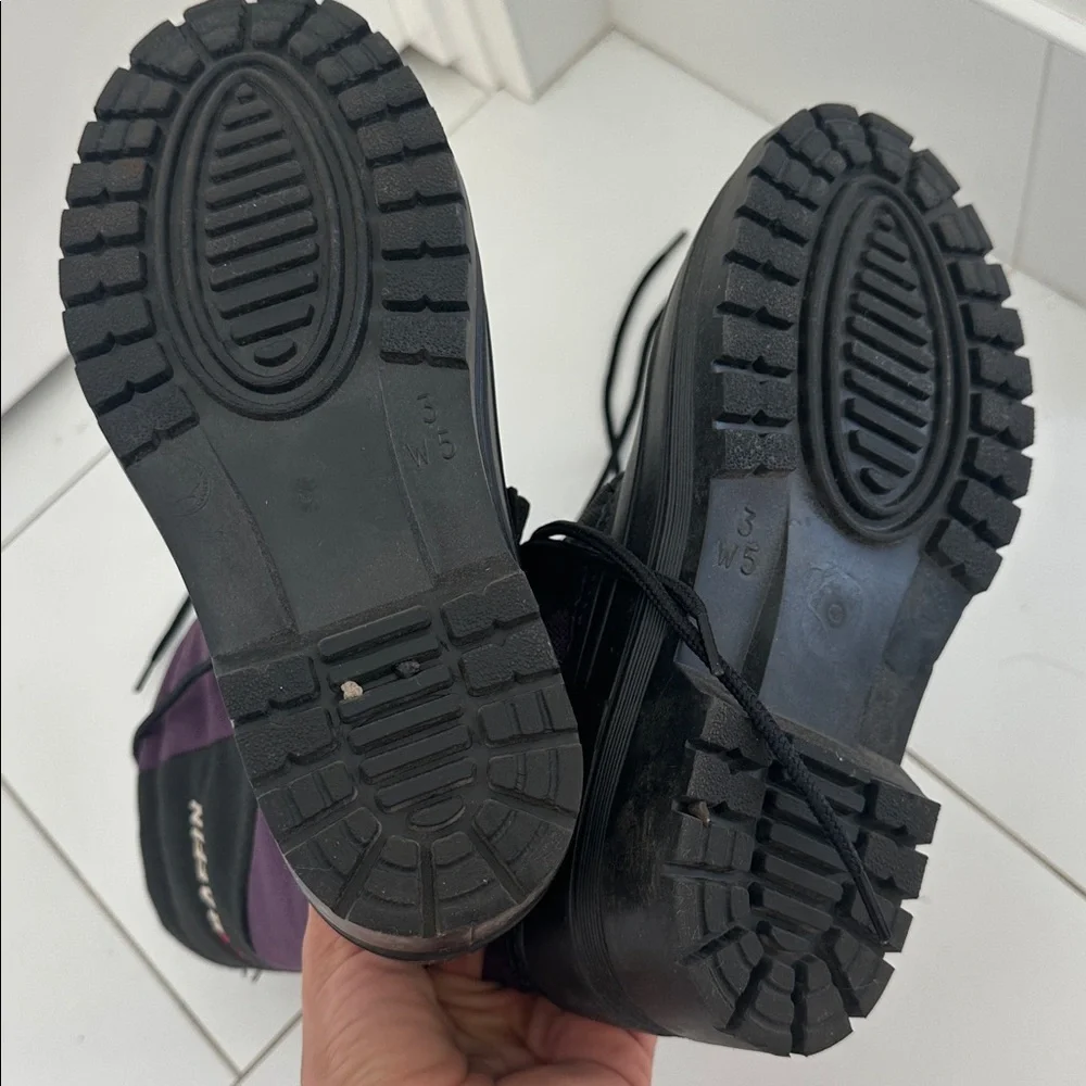 Baffin Black and Purple Snow Boots Women’s 5